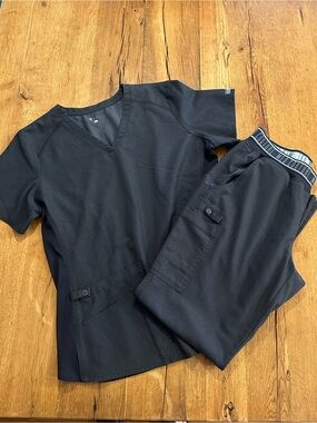 Ned Couture scrub set charcoal L top M pant